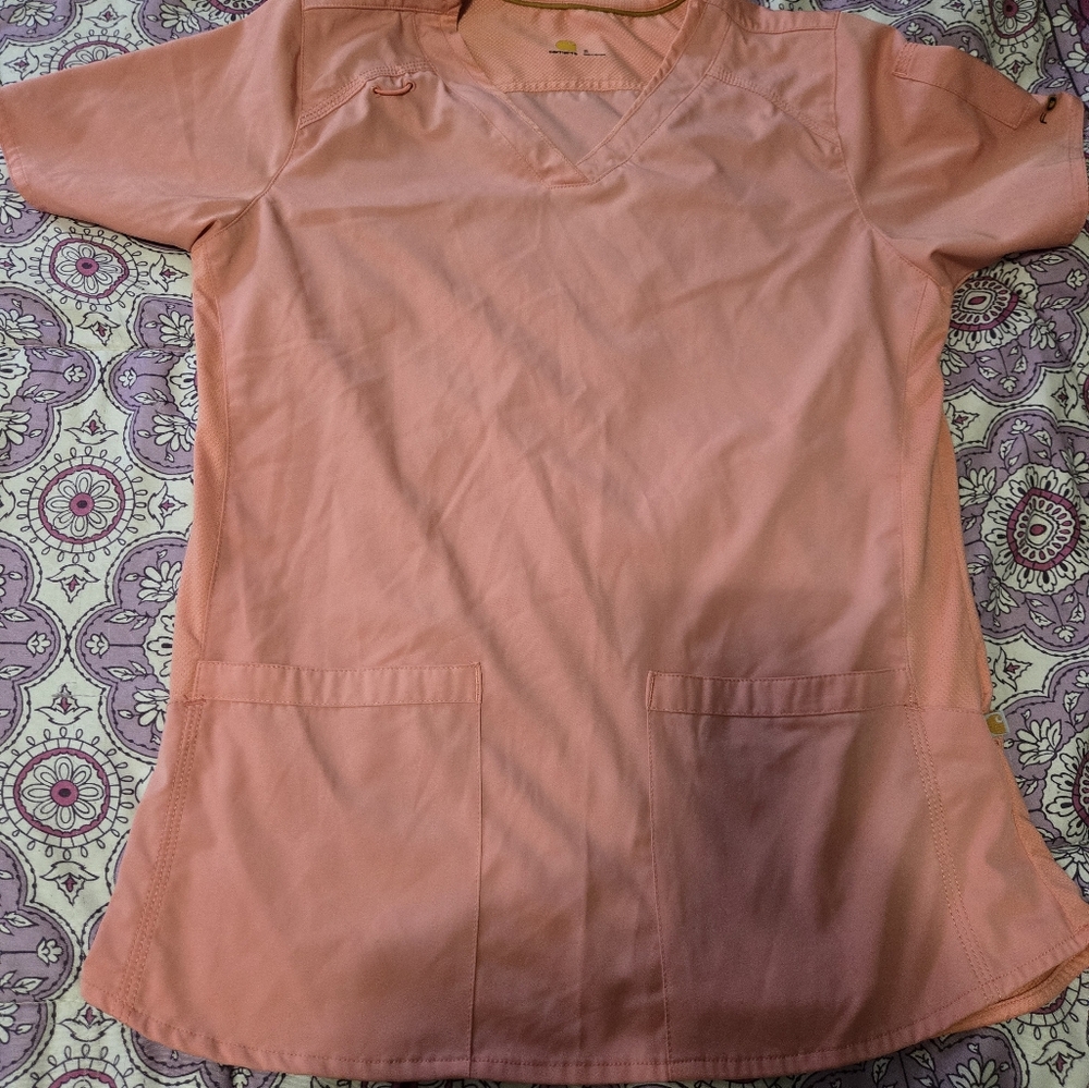 Carhartt Force Peach Short Sleeve Scrub Top.Pockets In Front, Back And On Sleeve